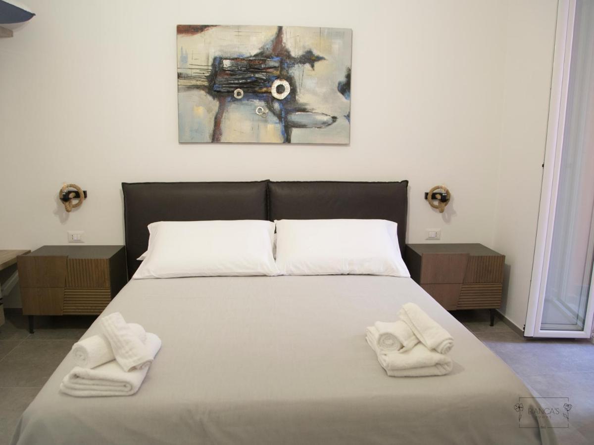 Bianca'S Rooms Trani Exterior photo